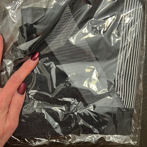 New Fabletics Indy Seamless Sports Bra Size XL. - Picture 12 of 12